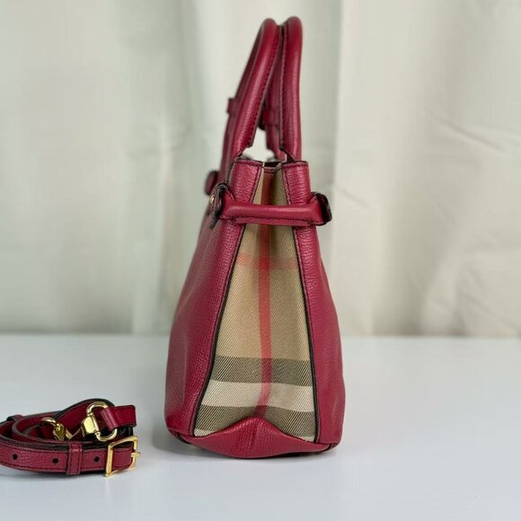 Burberry Red Leather Shoulder Bag Classic Design with Gold Accents - Picture 5 of 9
